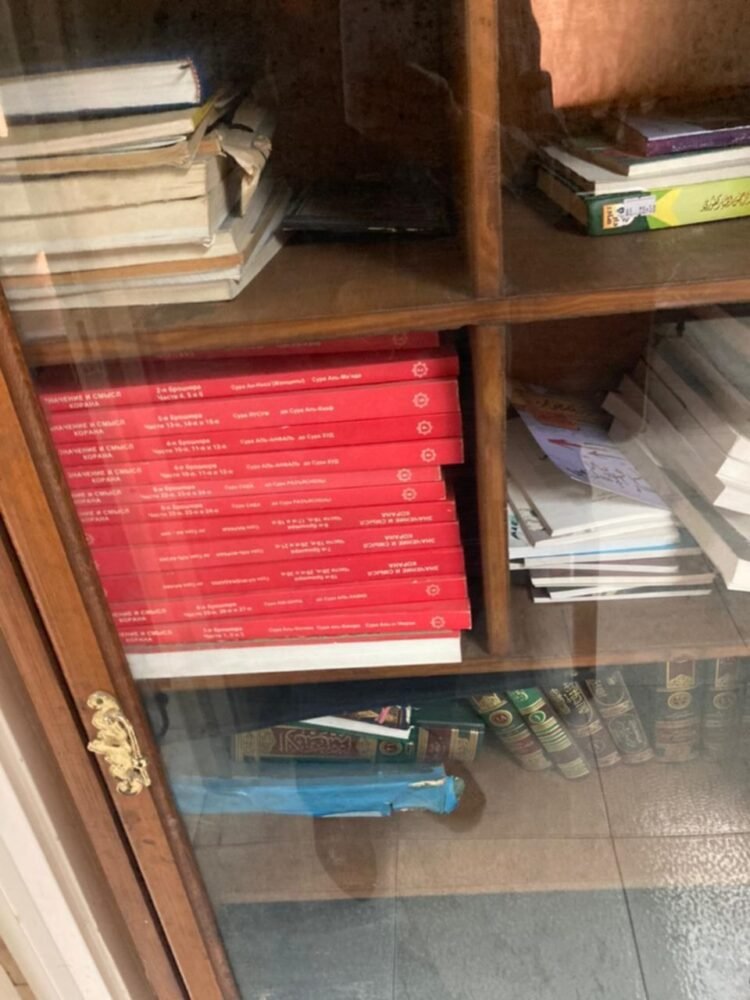 messenger_creation_22c48a84-fb00-4157-ad0d-0e696f70fc095591059384016073926-750x1000