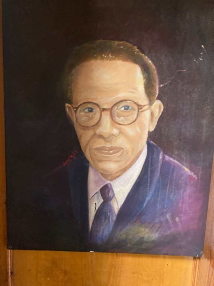 messenger_creation_a7543e99-e8fe-4587-91c3-51fce4f504387929110282770380328-750x1000